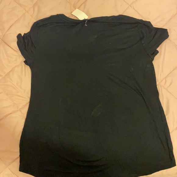black shirt - Picture 2 of 3